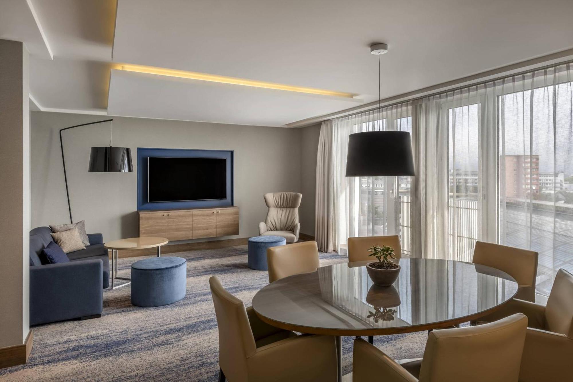 Courtyard By Marriott Linz Hotel Exterior foto